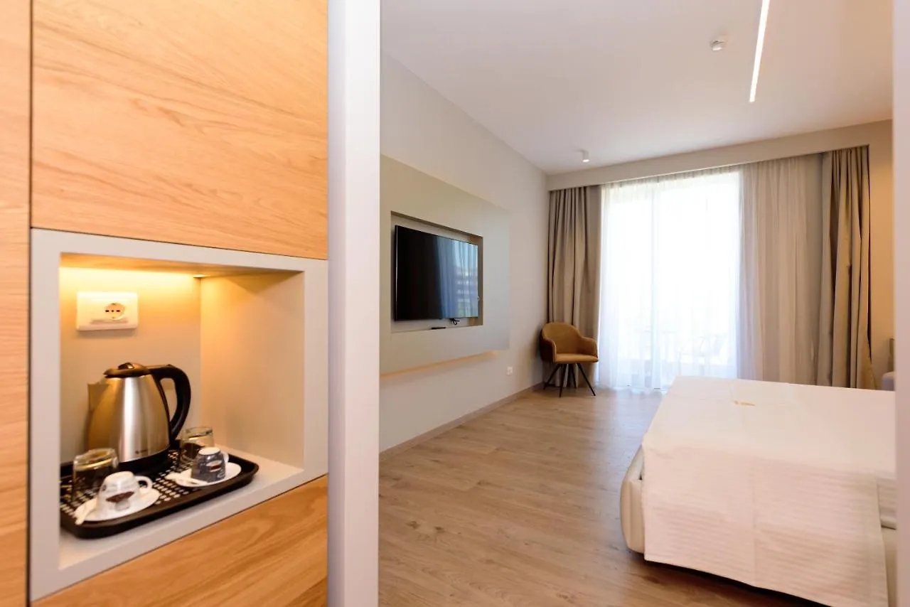 Navy Hotel Vlore 4*,  Albania